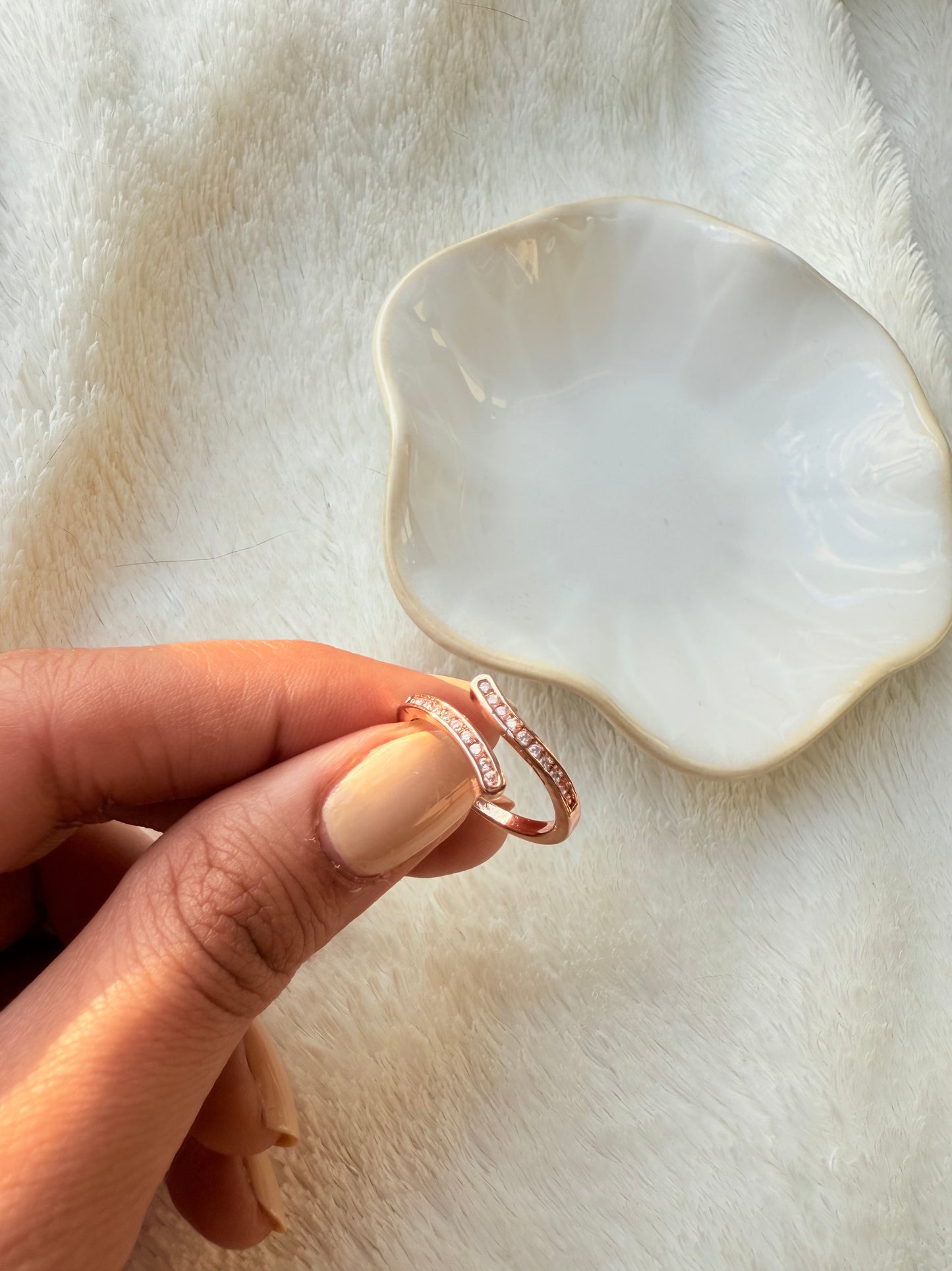 Minimal Adjustable Ring