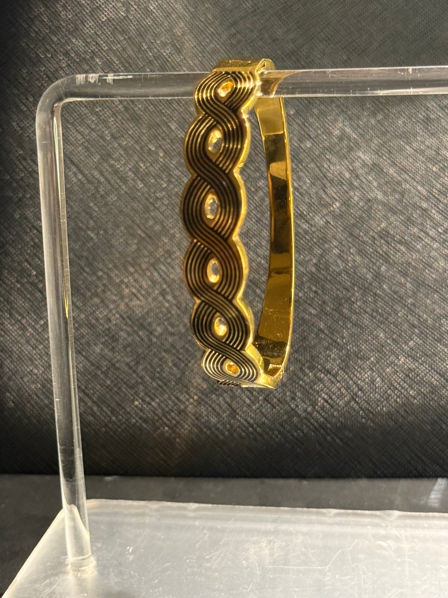 Ripplez Gold tone Wave Design