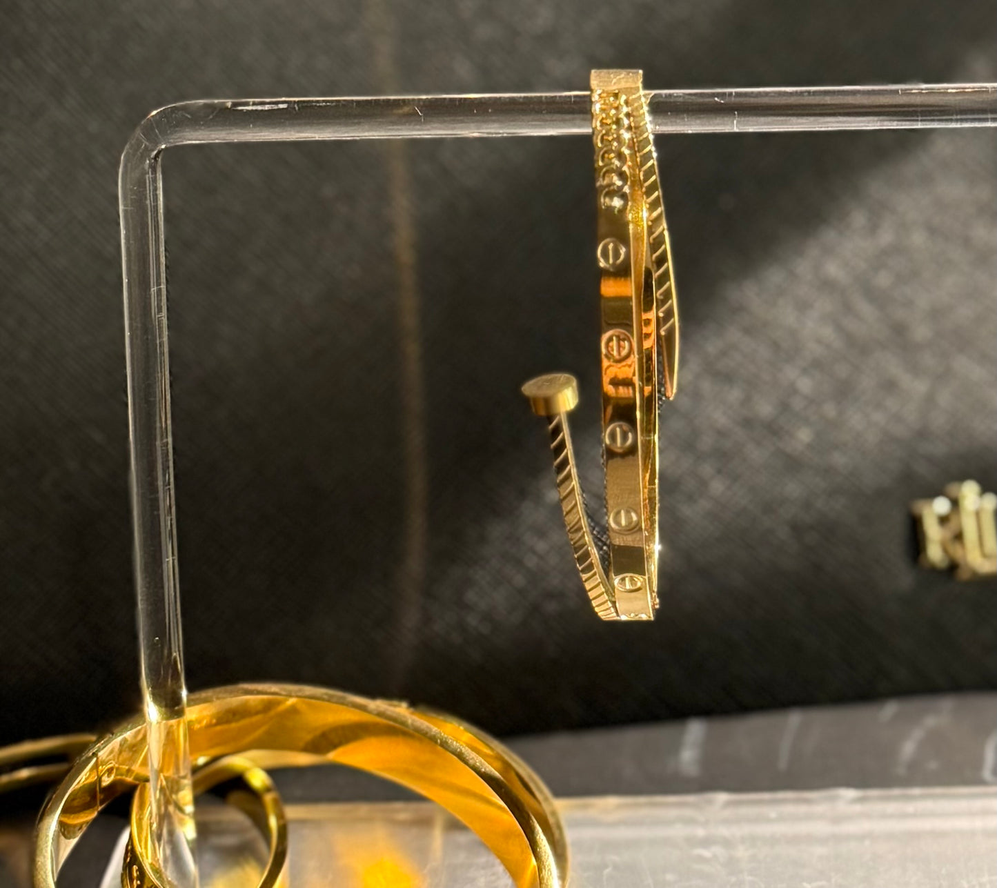 Gold Tone Elegant Bracelet