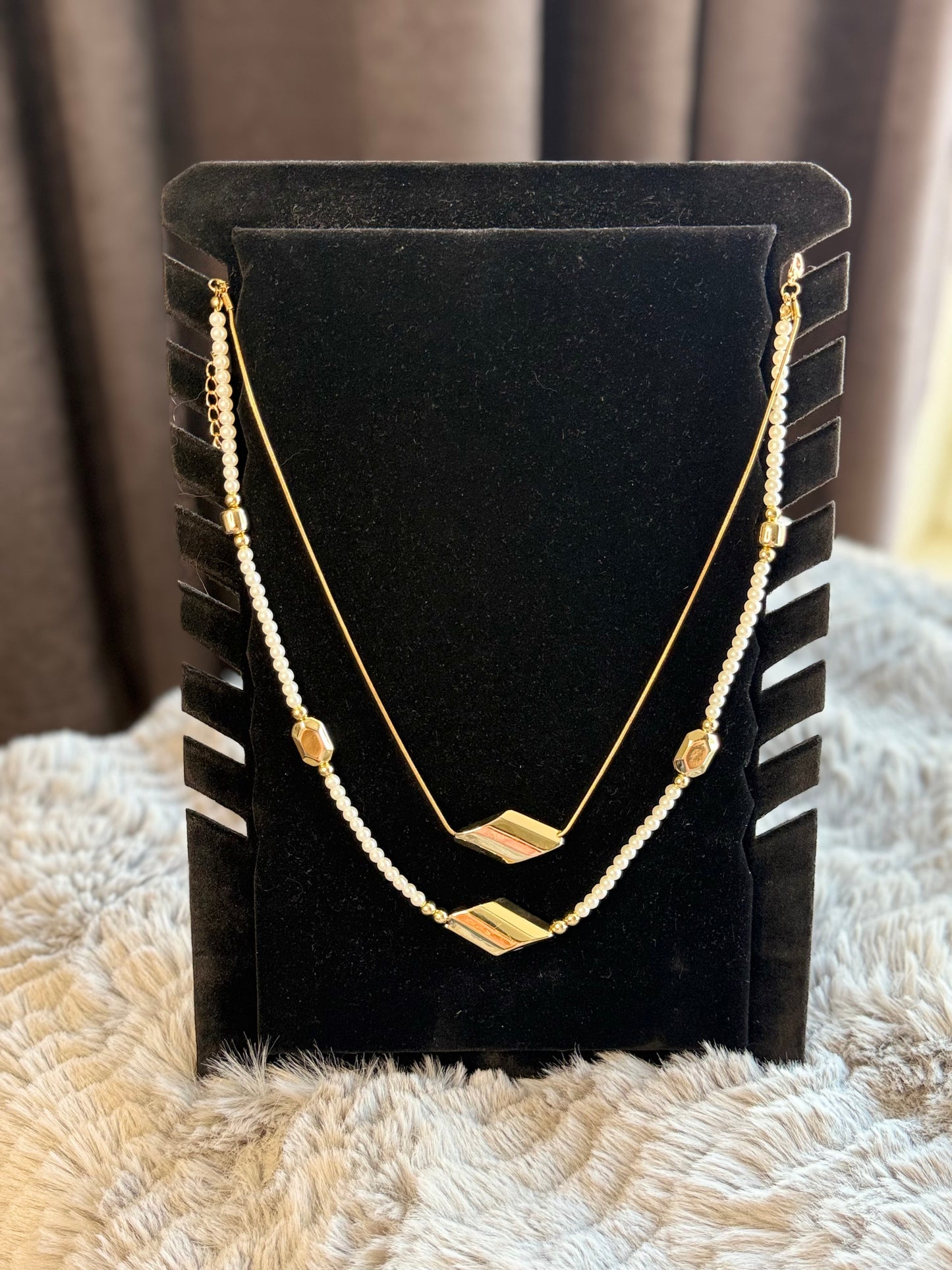 Dual-layered design for an elegant layered look