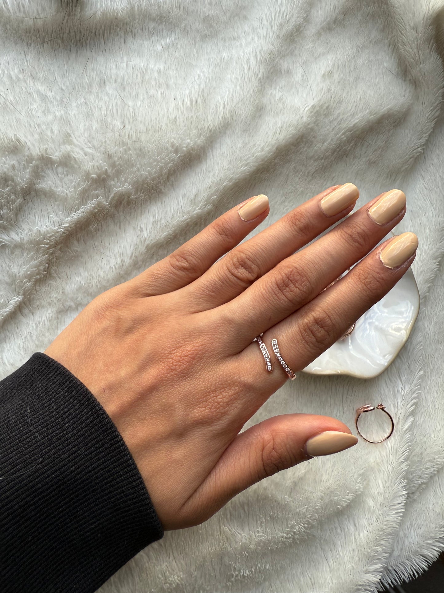 Minimal Adjustable Ring